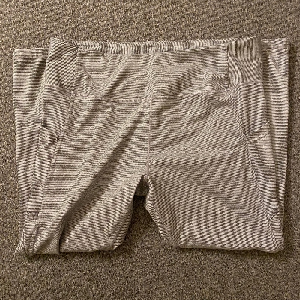 Danskin leggings with pockets on legs
